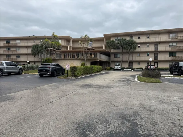 $209,500 | 9300 Southwest 8th Street, Unit 215, Boca Raton, FL 33428