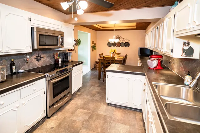 $275,000 | 1134 Pilgrim Parkway, Elm Grove, WI 53122