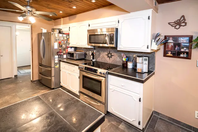 $275,000 | 1134 Pilgrim Parkway, Elm Grove, WI 53122