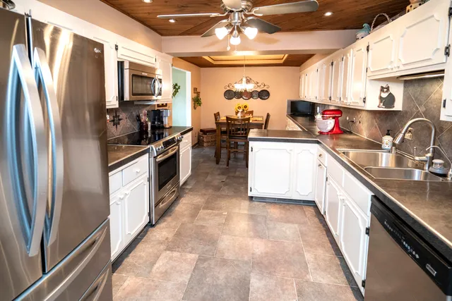 $275,000 | 1134 Pilgrim Parkway, Elm Grove, WI 53122