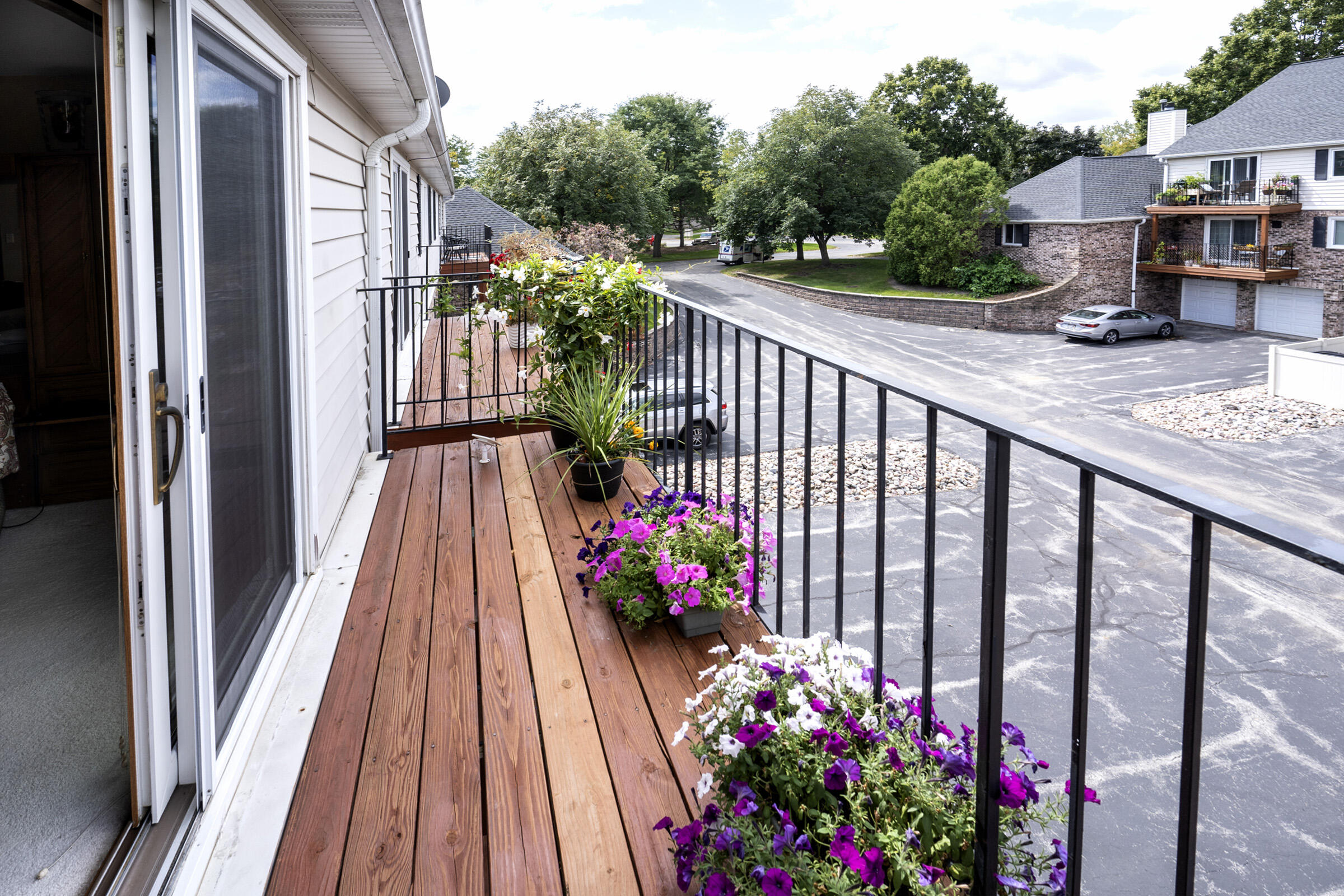 1134 Pilgrim Parkway Elm Grove, WI 53122 - Photo 20 of 43 South Facing