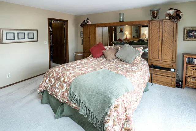 $275,000 | 1134 Pilgrim Parkway, Elm Grove, WI 53122