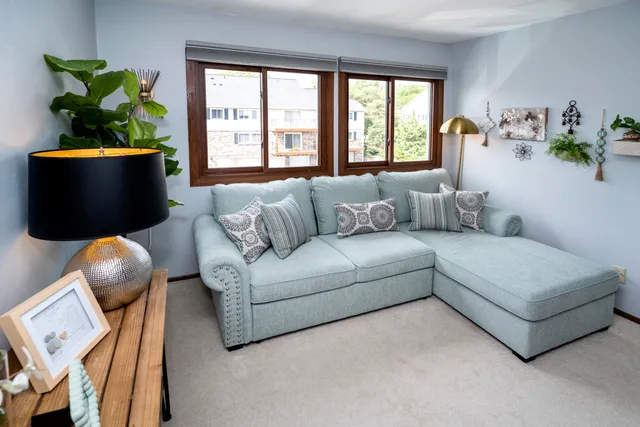 $275,000 | 1134 Pilgrim Parkway, Elm Grove, WI 53122