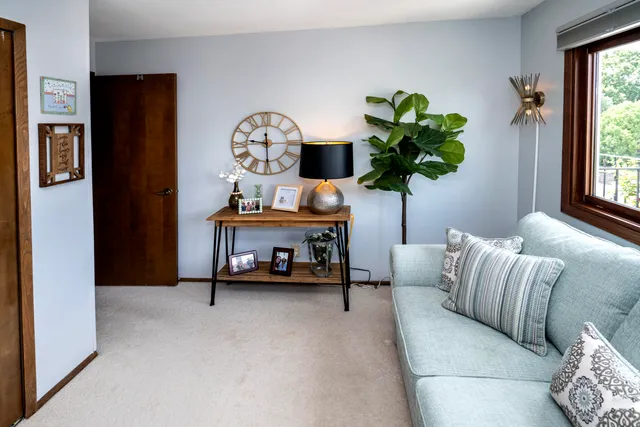 $275,000 | 1134 Pilgrim Parkway, Elm Grove, WI 53122