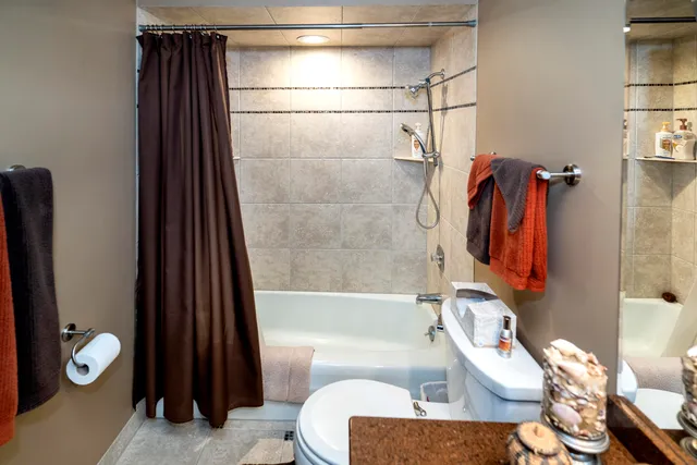 $275,000 | 1134 Pilgrim Parkway, Elm Grove, WI 53122