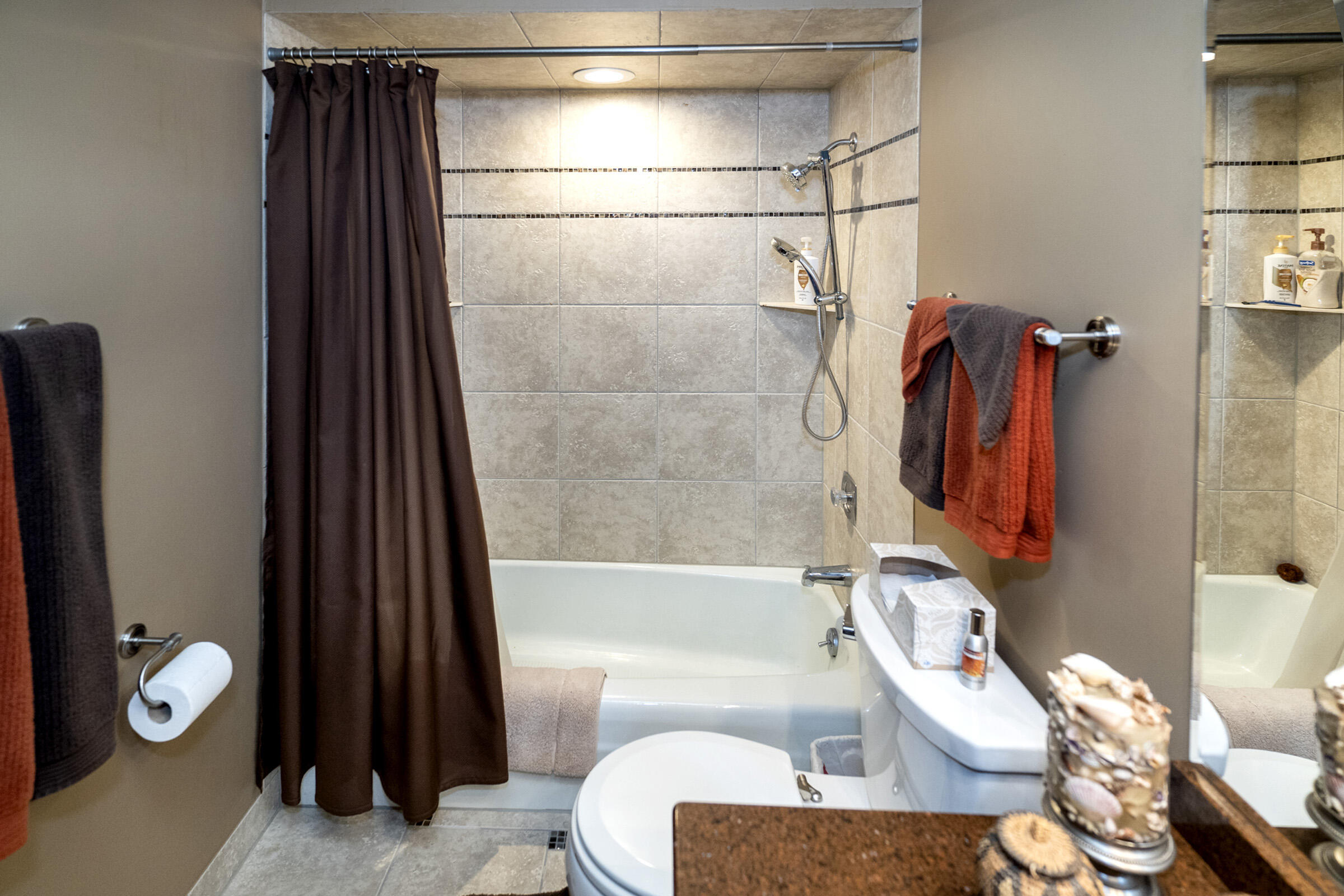 1134 Pilgrim Parkway Elm Grove, WI 53122 - Photo 30 of 43 Main Bath