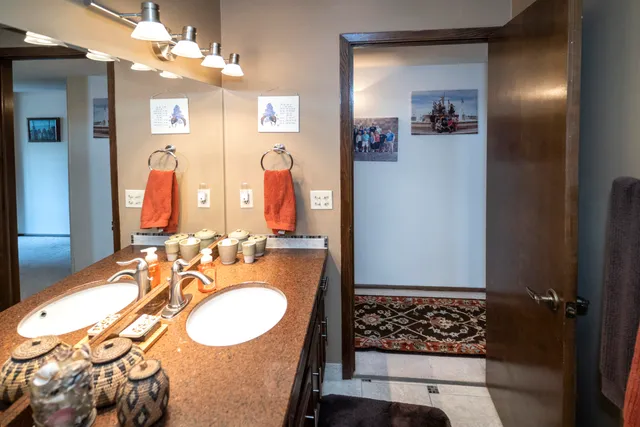 $275,000 | 1134 Pilgrim Parkway, Elm Grove, WI 53122