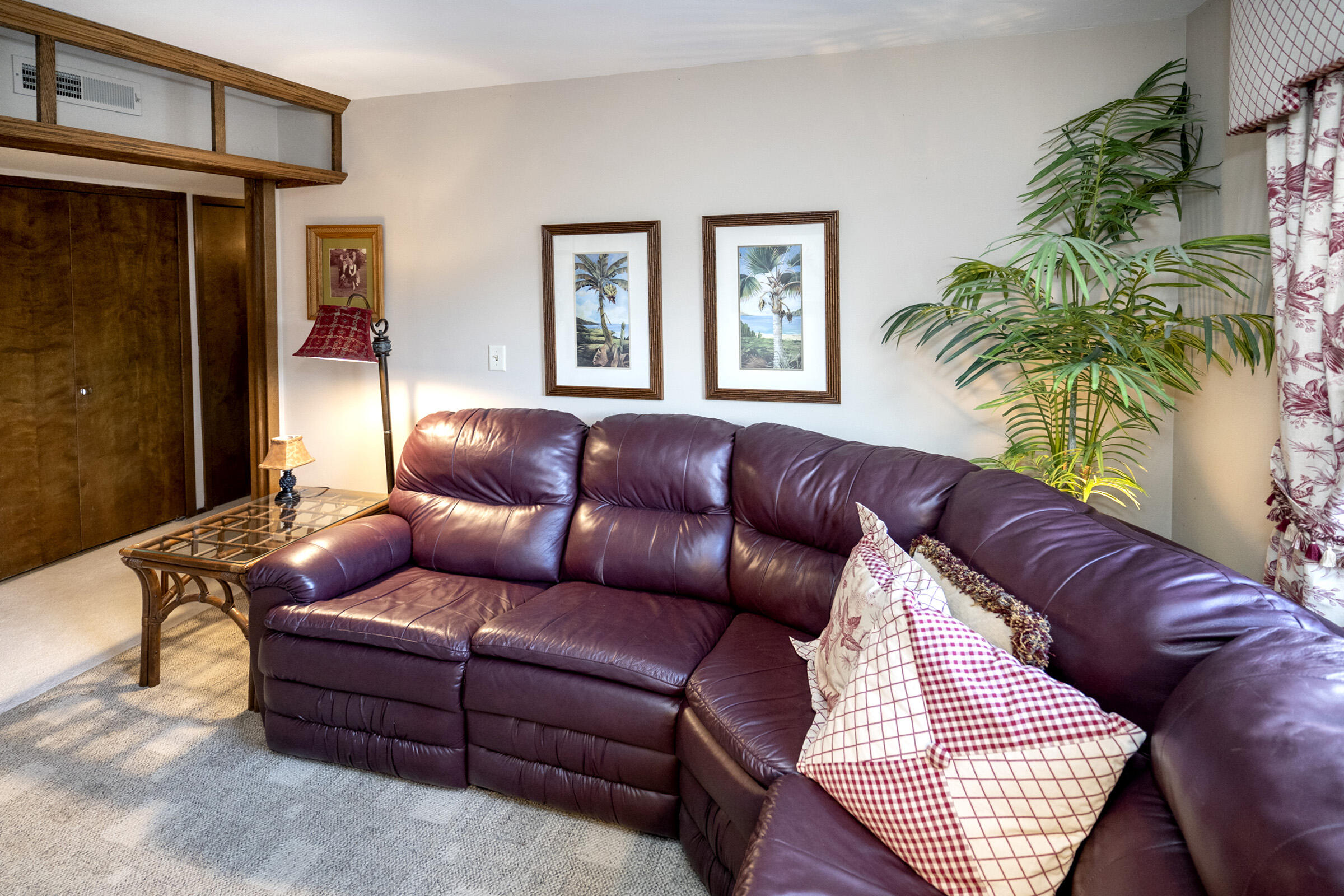 1134 Pilgrim Parkway Elm Grove, WI 53122 - Photo 33 of 43 Den