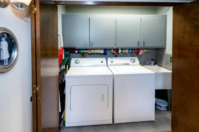 $275,000 | 1134 Pilgrim Parkway, Elm Grove, WI 53122