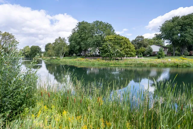 $275,000 | 1134 Pilgrim Parkway, Elm Grove, WI 53122