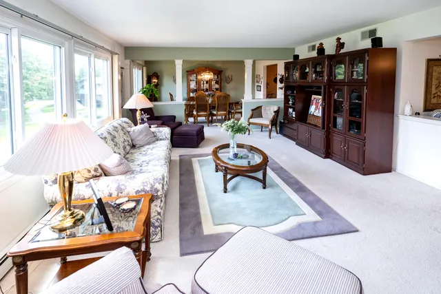 $275,000 | 1134 Pilgrim Parkway, Elm Grove, WI 53122