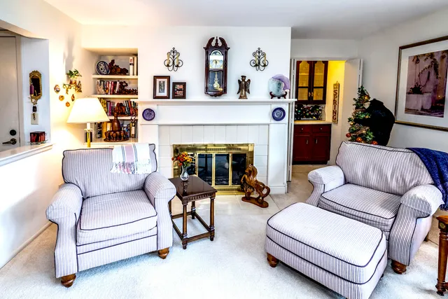 $275,000 | 1134 Pilgrim Parkway, Elm Grove, WI 53122