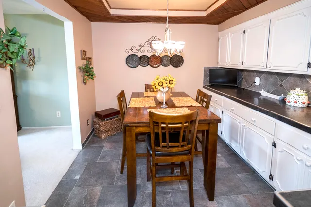 $275,000 | 1134 Pilgrim Parkway, Elm Grove, WI 53122