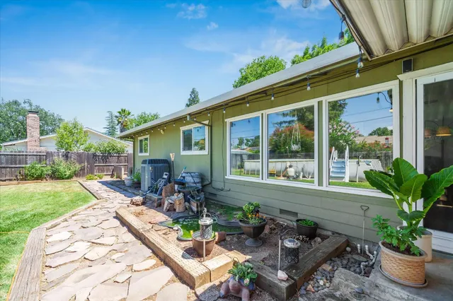 $413,000 | 2912 Squire Avenue, Redding, CA 96002