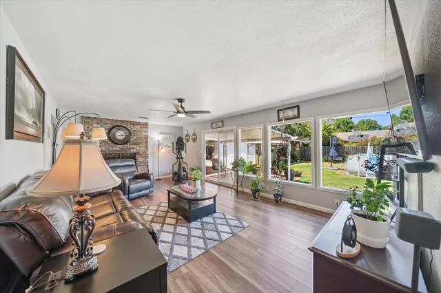 $413,000 | 2912 Squire Avenue, Redding, CA 96002