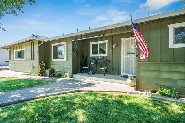 $413,000 | 2912 Squire Avenue, Redding, CA 96002