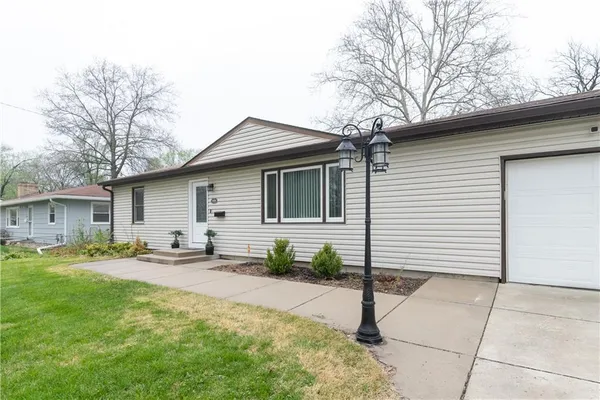 $245,000 | 4404 East 137th Street, Grandview, MO 64030