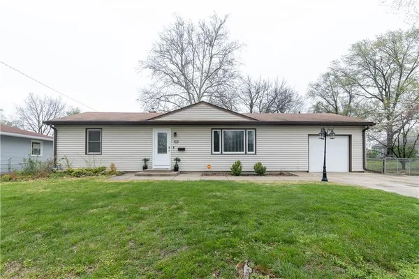 $245,000 | 4404 East 137th Street, Grandview, MO 64030
