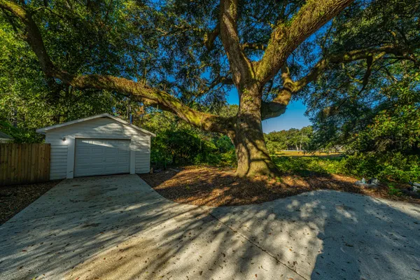 $414,000 | 1063 South Pinckney Street, McClellanville, SC 29458
