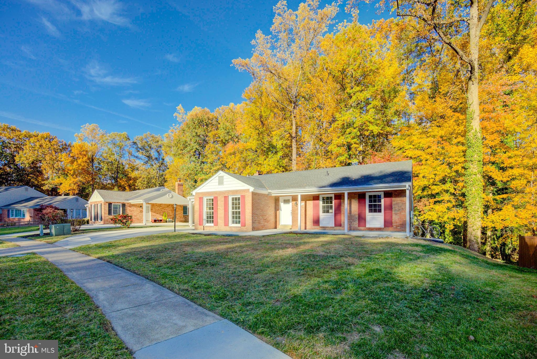 6133 Roxbury Avenue Springfield, VA 22152 - Photo 4 of 55 Gallery Image 4
