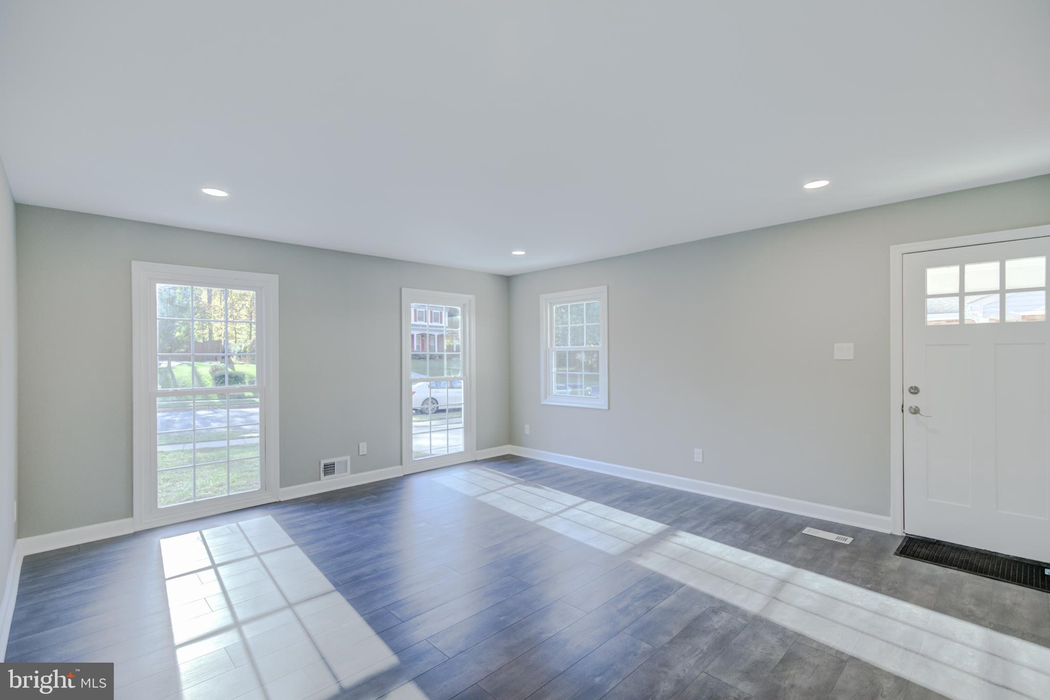6133 Roxbury Avenue Springfield, VA 22152 - Photo 5 of 55 Gallery Image 5