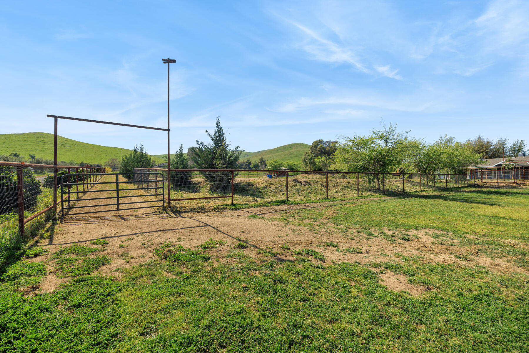 31393 Dahlem Drive Exeter, CA 93221 - Photo 64 of 79 64 - Alleyway #2