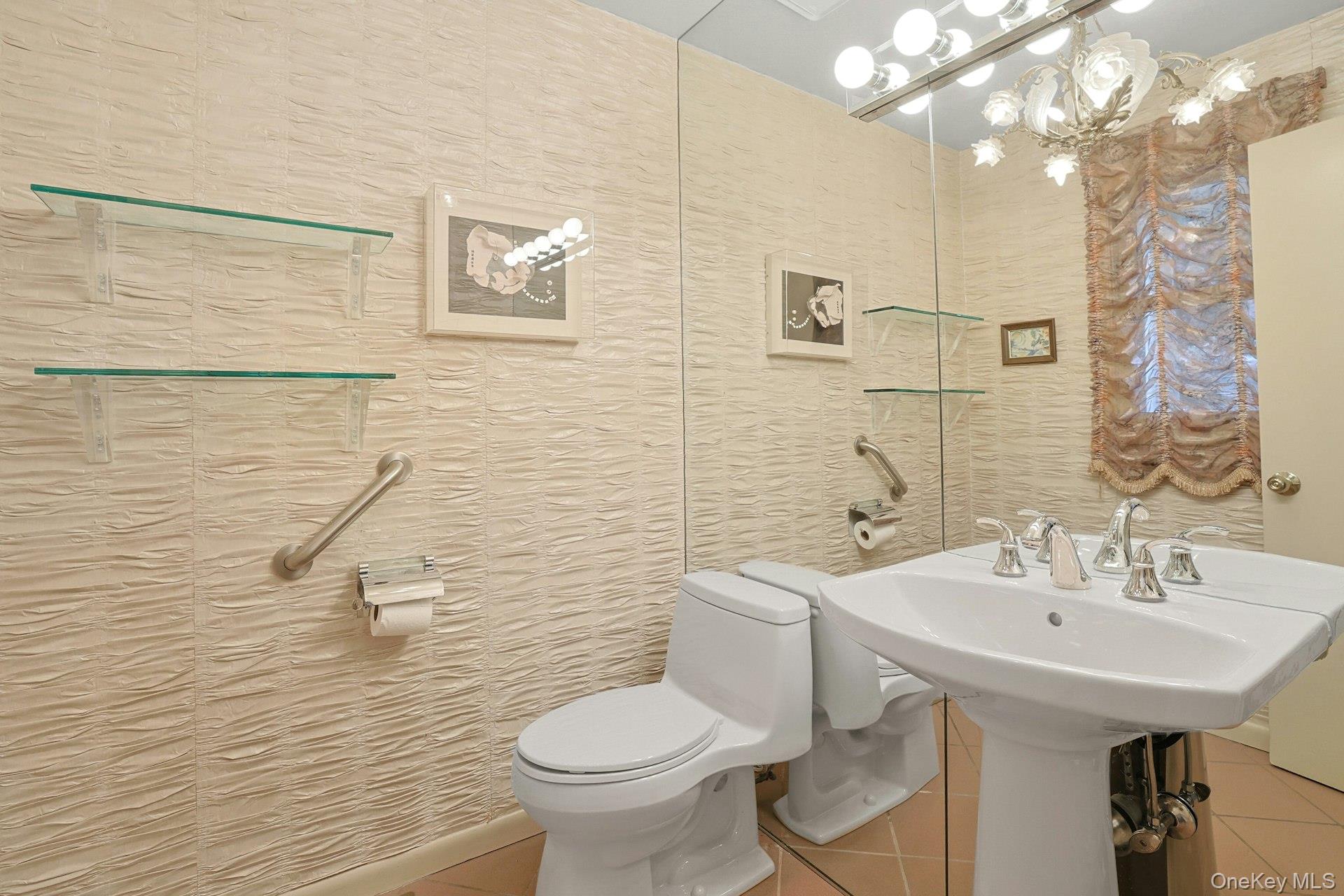 44 Westfield Road White Plains, NY 10605 - Photo 16 of 40 Powder room