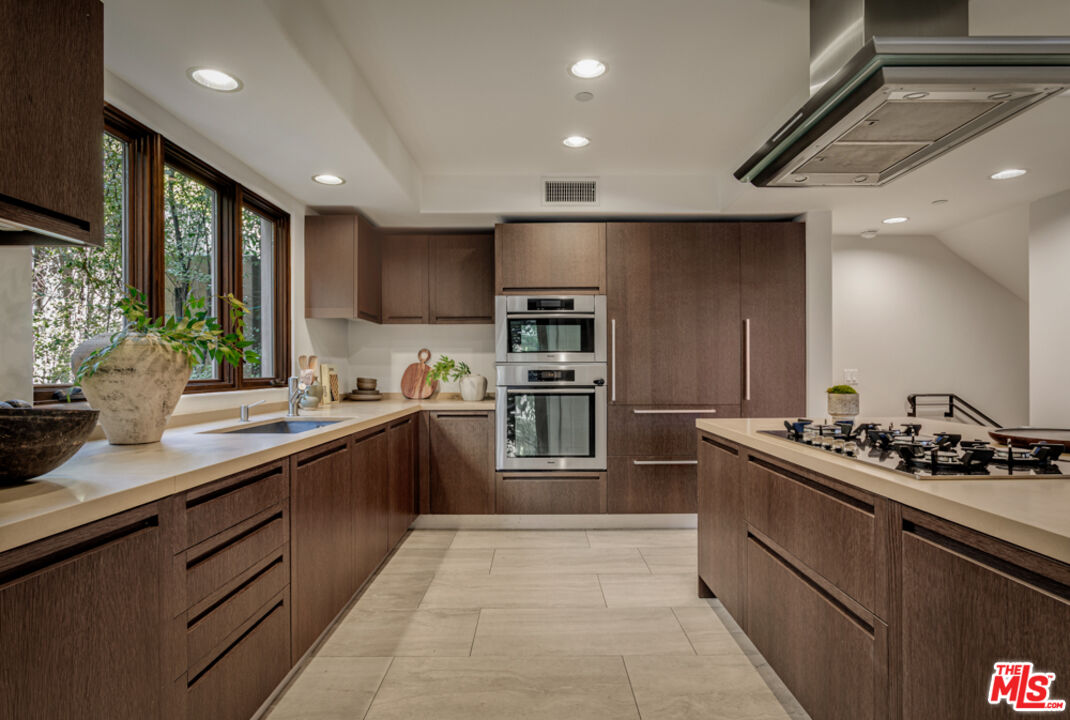 861 20th Street, Unit 1 Santa Monica, CA 90403 - Photo 11 of 34