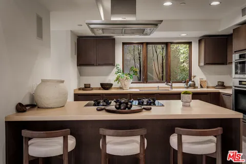 $2,595,000 | 861 20th Street, Unit 1, Santa Monica, CA 90403