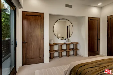 $2,595,000 | 861 20th Street, Unit 1, Santa Monica, CA 90403