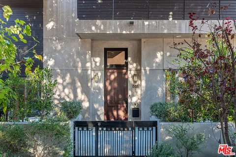 $2,595,000 | 861 20th Street, Unit 1, Santa Monica, CA 90403