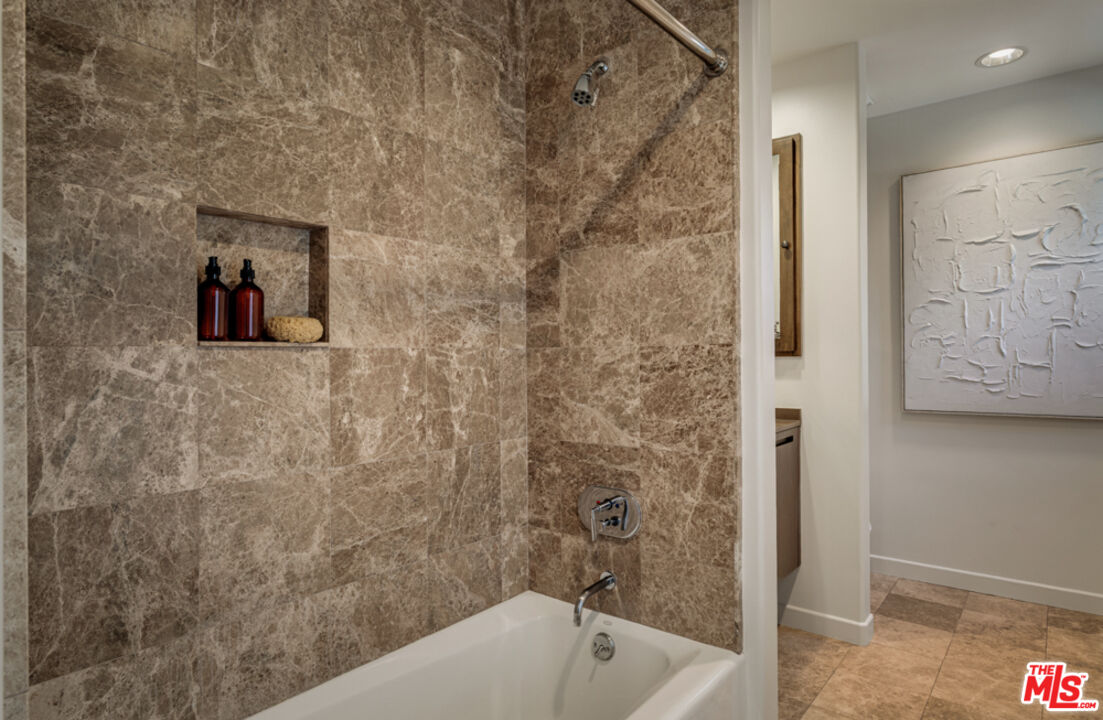 861 20th Street, Unit 1 Santa Monica, CA 90403 - Photo 21 of 34