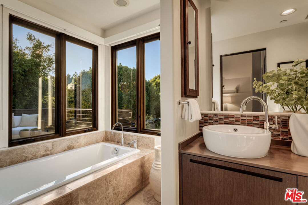 861 20th Street, Unit 1 Santa Monica, CA 90403 - Photo 27 of 34