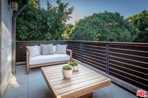 $2,595,000 | 861 20th Street, Unit 1, Santa Monica, CA 90403