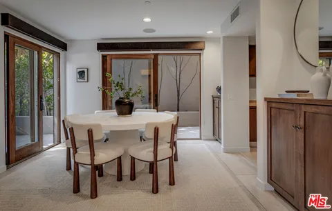 $2,595,000 | 861 20th Street, Unit 1, Santa Monica, CA 90403