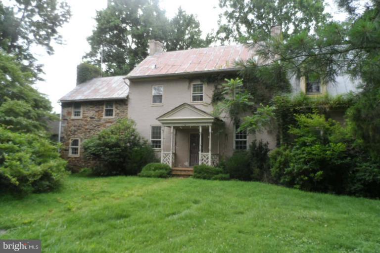 35034 Paxson Road Round Hill, VA 20141 - Photo 1 of 20 Exterior (Rear)