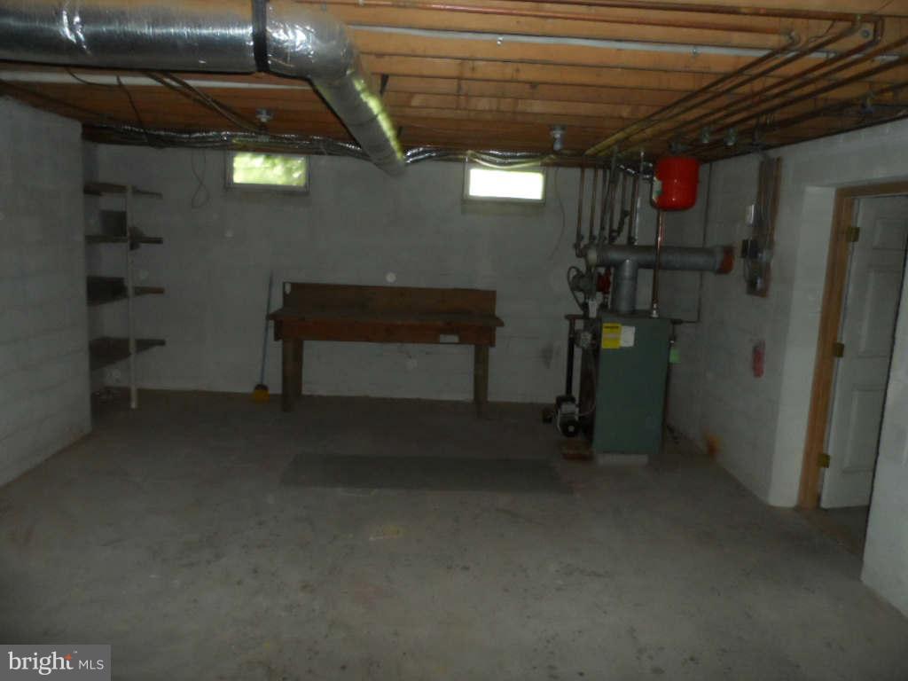 35034 Paxson Road Round Hill, VA 20141 - Photo 19 of 20 Interior (General)