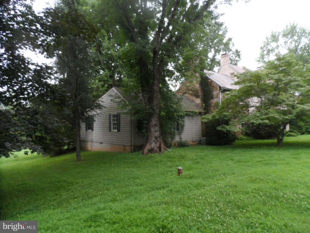 35034 Paxson Road Round Hill, VA 20141 - Photo 3 of 20 Exterior (General)