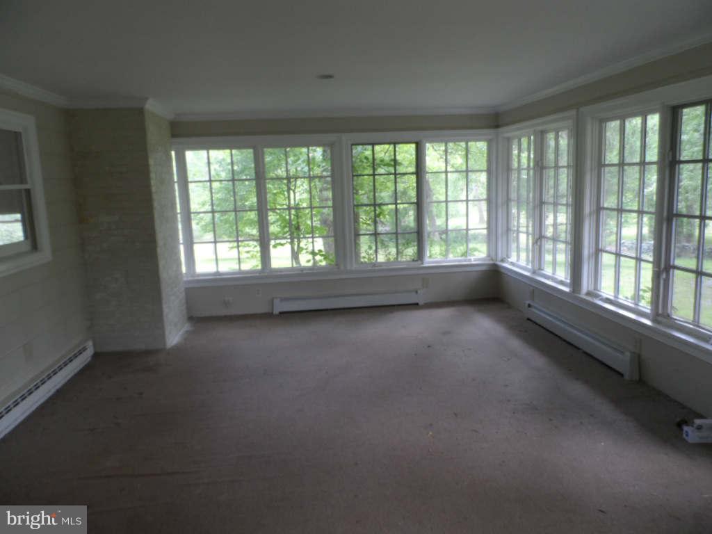 35034 Paxson Road Round Hill, VA 20141 - Photo 8 of 20 Interior (General)