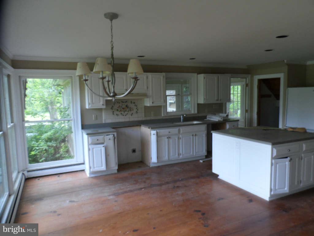 35034 Paxson Road Round Hill, VA 20141 - Photo 9 of 20 Kitchen