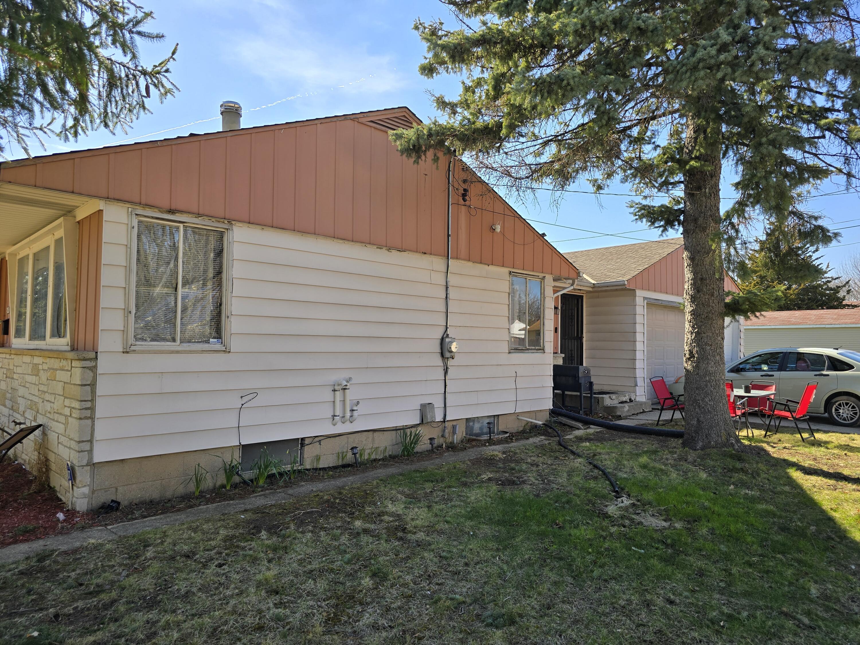5471 North 74th Street Milwaukee, WI 53218 - Photo 4 of 6 20260408_153917