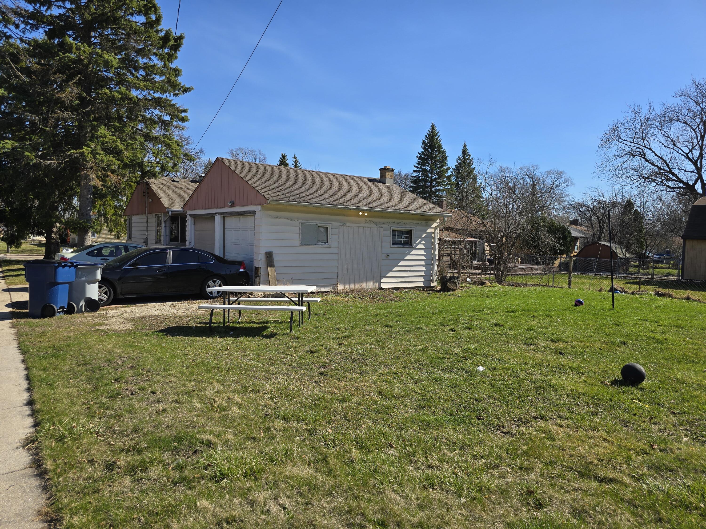 5471 North 74th Street Milwaukee, WI 53218 - Photo 6 of 6 20260408_153946