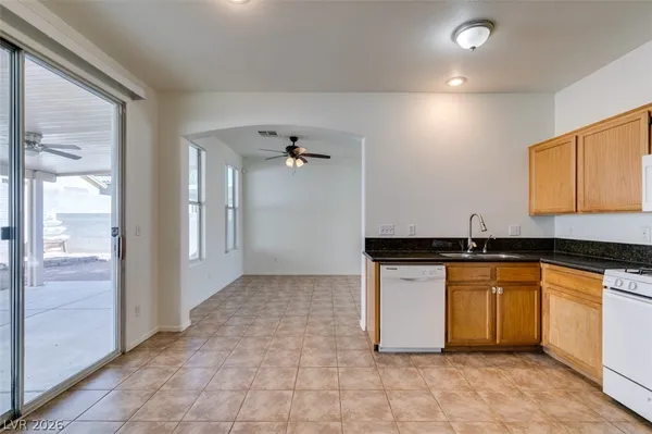 $1,950 | 4957 Miners Ridge Drive, Las Vegas, NV 89122