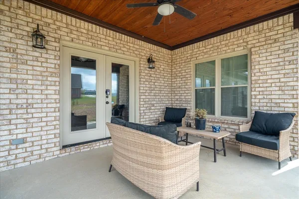 $634,000 | 114 Hurst Drive, Leoma, TN 38468