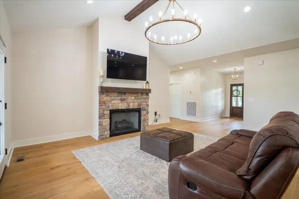 $634,000 | 114 Hurst Drive, Leoma, TN 38468