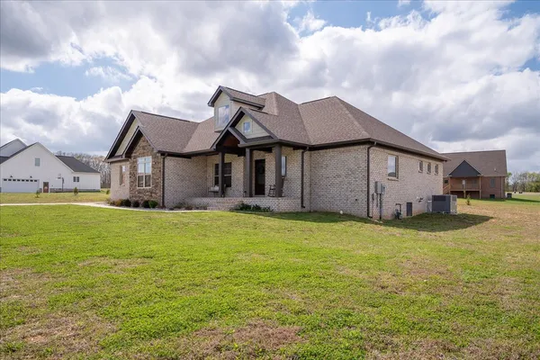 $634,000 | 114 Hurst Drive, Leoma, TN 38468