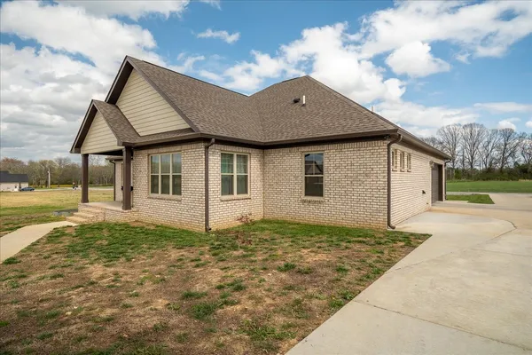 $634,000 | 114 Hurst Drive, Leoma, TN 38468