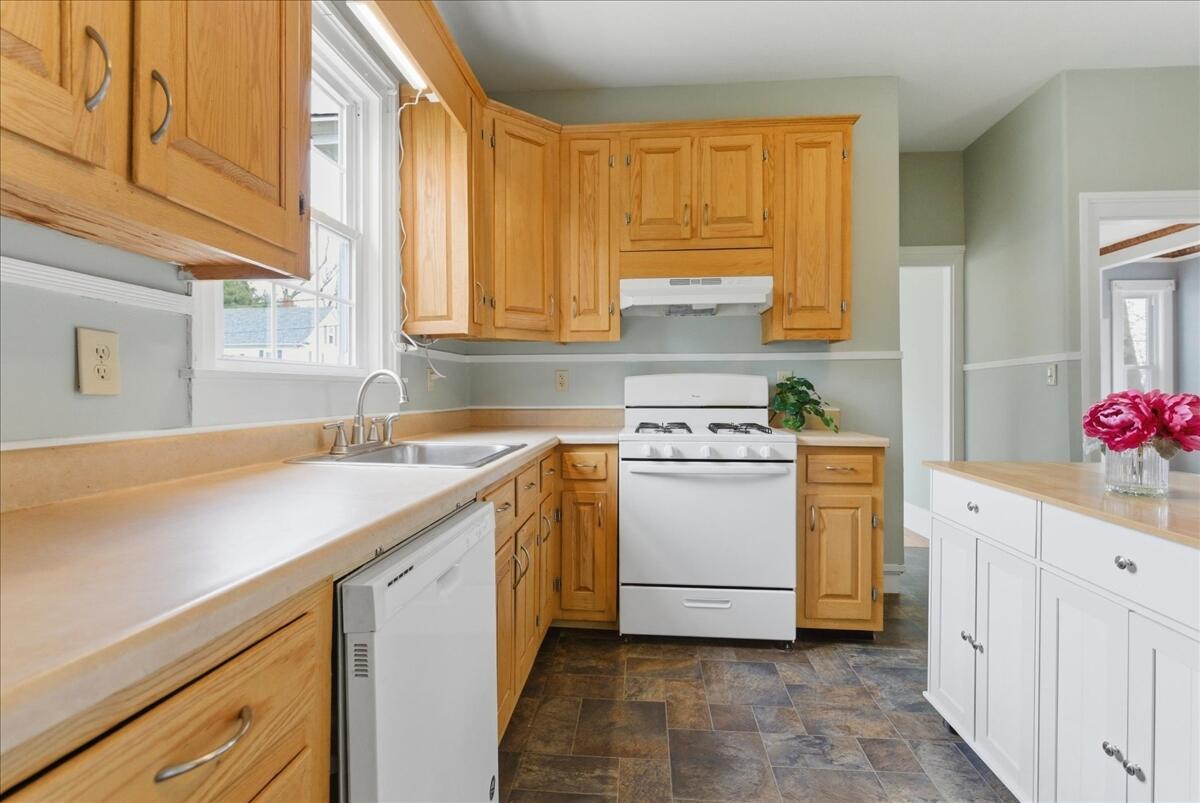 18 Cushman Street Augusta, ME 04330 - Photo 6 of 67 15-DSC01285