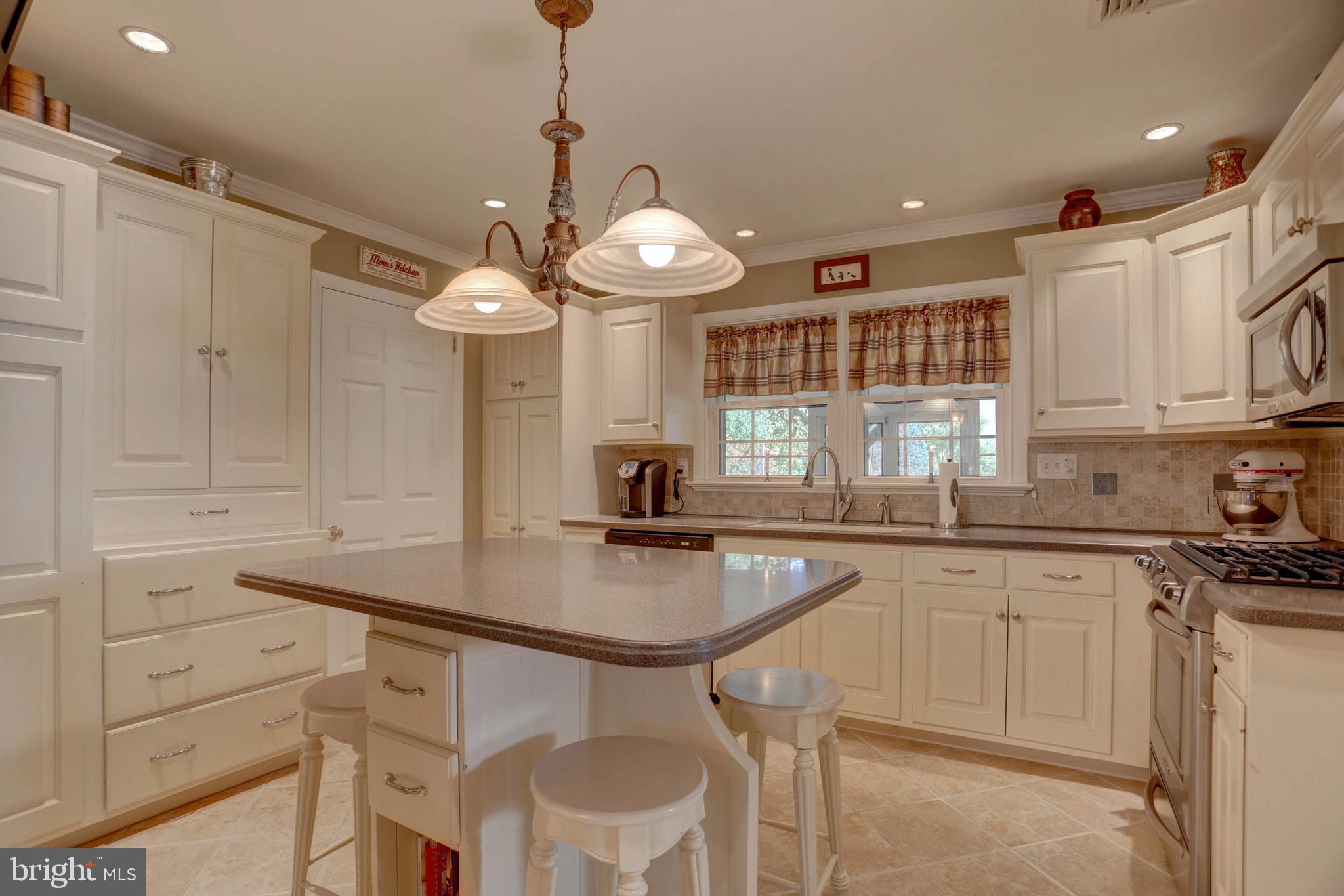 1427 Eden Road Lancaster, PA 17601 - Photo 30 of 39