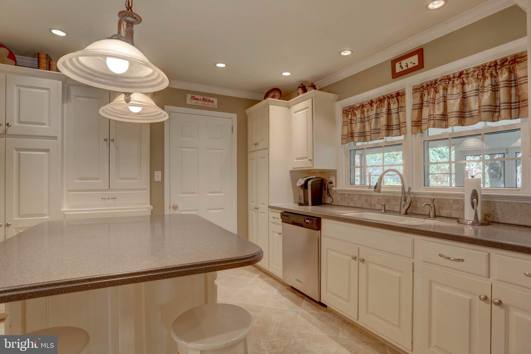 1427 Eden Road Lancaster, PA 17601 - Photo 32 of 39